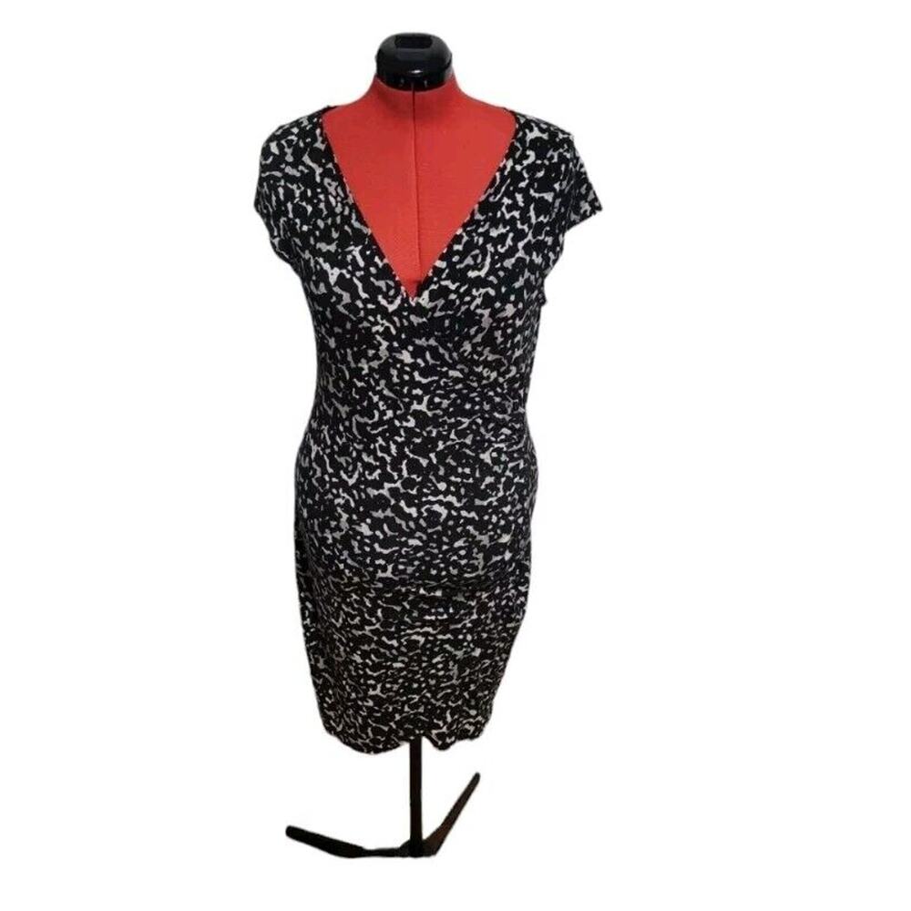 Ann Taylor cap sleeve bodycon v neck camo print midi dress, size L